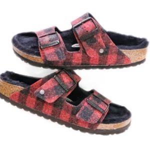 Nwob Birkenstock Arizona shearing plaid slide sandals